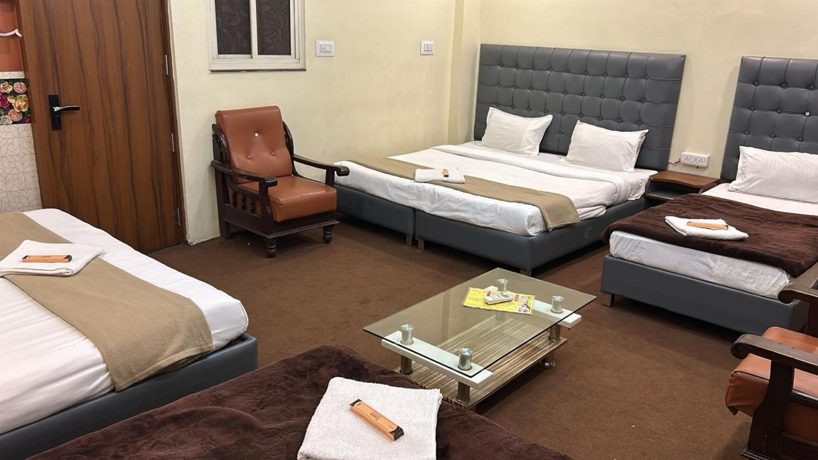 Hotel Empire Ujjain Exterior photo